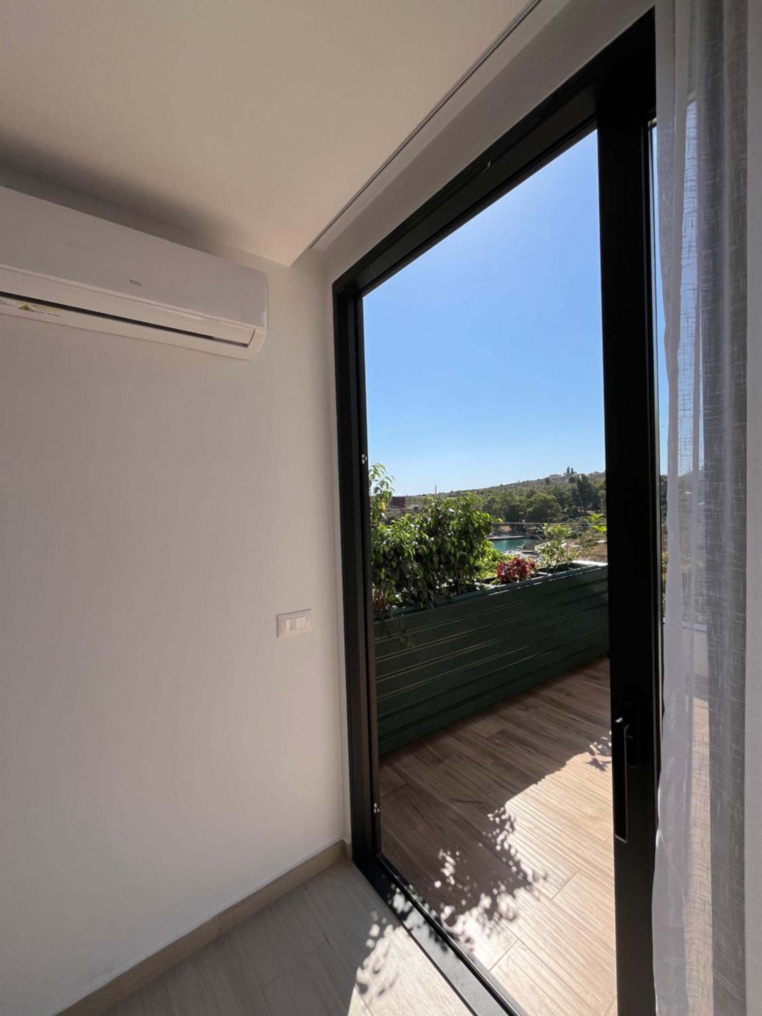 Del Mare Hotel Sarande Bagian luar foto