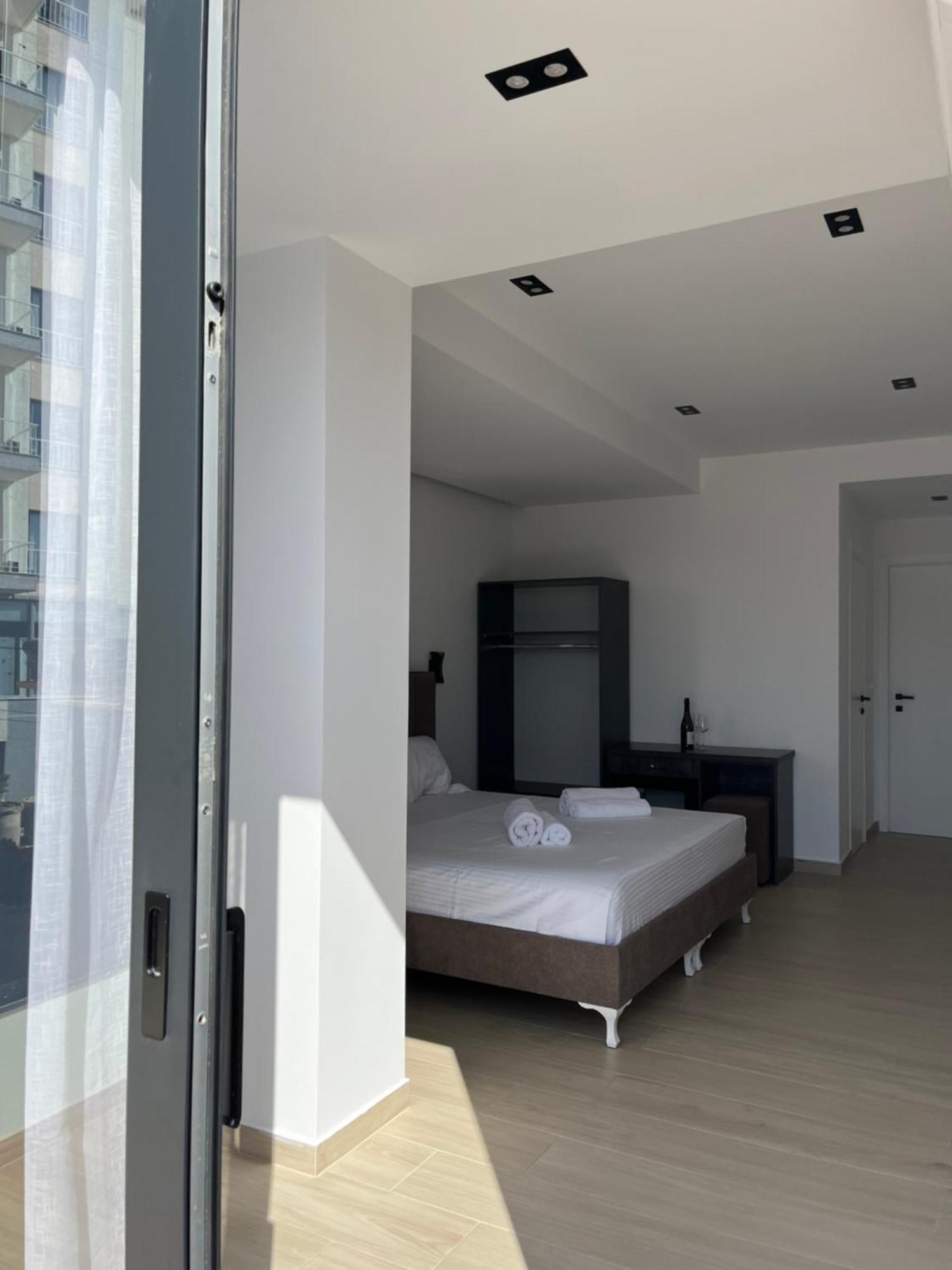 Del Mare Hotel Sarande Bagian luar foto