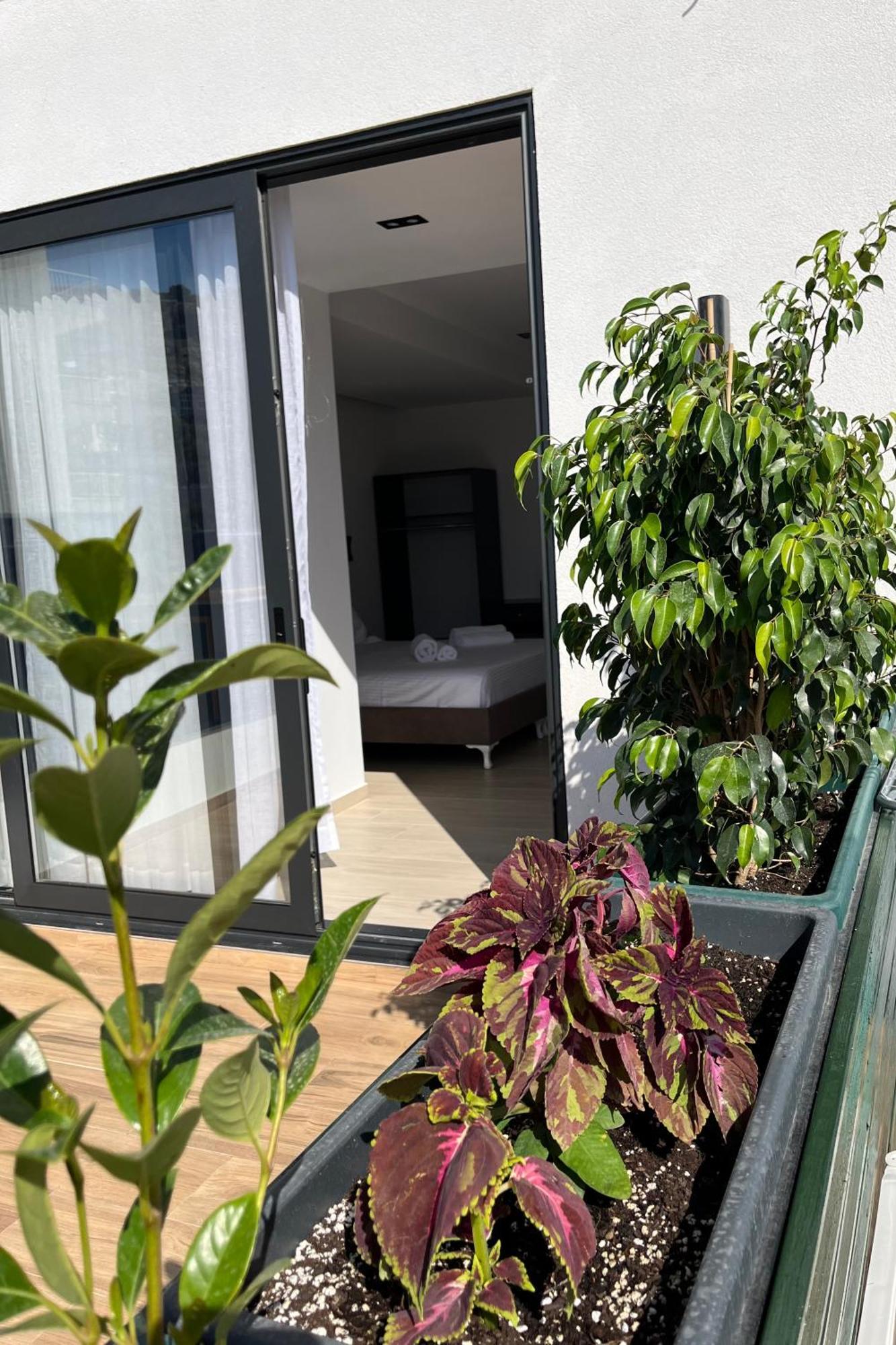 Del Mare Hotel Sarande Bagian luar foto